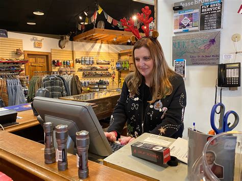 Working a retail shift — undercover - The Charlotte Ledger