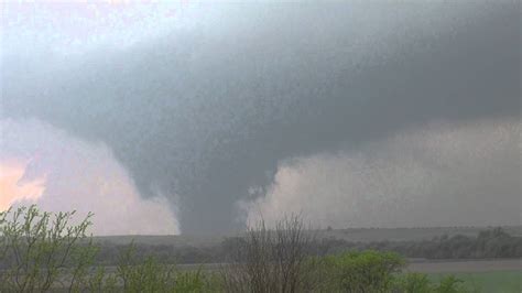 Tornado SW Of Salina KS April 14 2012 Courtesy The Weather Nutz YouTube