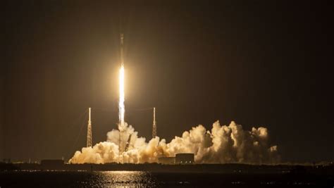 Spacex Rocket Puts On A Dazzling Show Launching Starlink Satellites