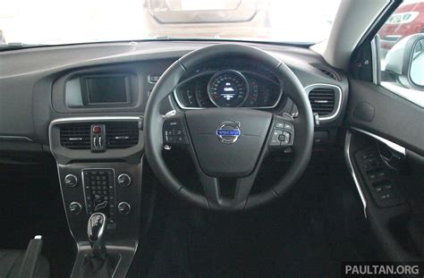 Volvo V40 T4 with Drive-E 2.0, limited units – RM176k 2016-volvo-v40-t4 ...