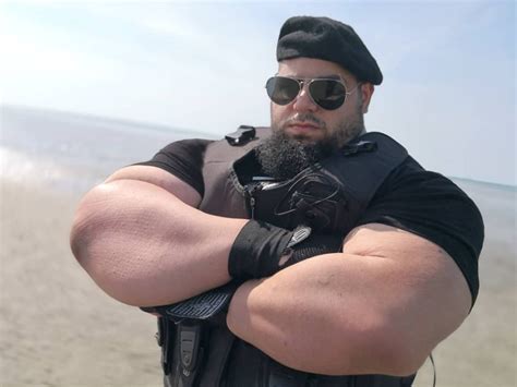 Meet The Real Life Hulk Sajad Gharibi An Iranian Bodybuilder