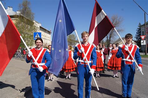 The Forgotten Minority: Latvia's Poles Through Independence and ...