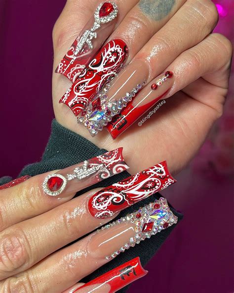 35 Classy Baddie Nails For The New Year | BeautyWayMag