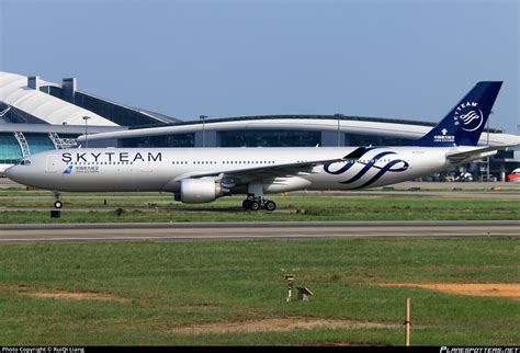 B China Southern Airlines Airbus A Photo By Ruiqi Liang