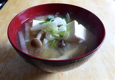 Miso Soup with Tofu and Veggies - KokoKitchen