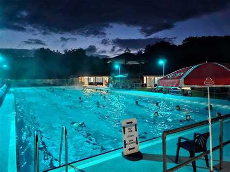 100s Of People Start Their Day With A Sunrise Swim Hathersage