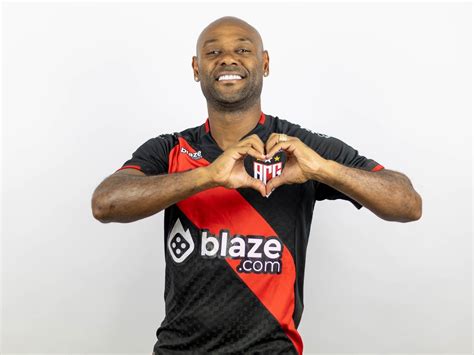 Atl Tico Go Anuncia Contrata O De Vagner Love Para A Disputa Da S Rie