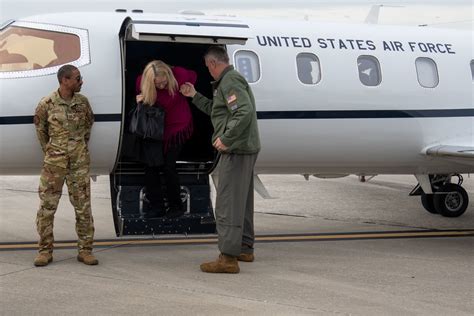 Dvids Images Amc Commander Visits Team Macdill [image 3 Of 12]