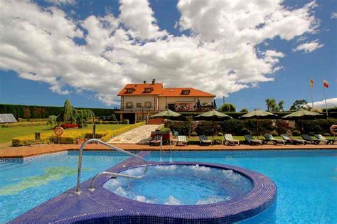 Posada El Iso Posada Rural Con Piscina Y Jacuzzi En Santillana Del Mar