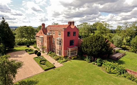 Edwins Hall For Sale Located Deep In The Essex Countryside International Property And Travel