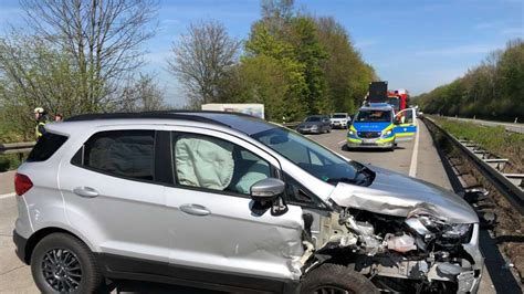 Feuerwehr Werl rückt zu Unfall auf der Autobahn 44 aus an der ein Mann