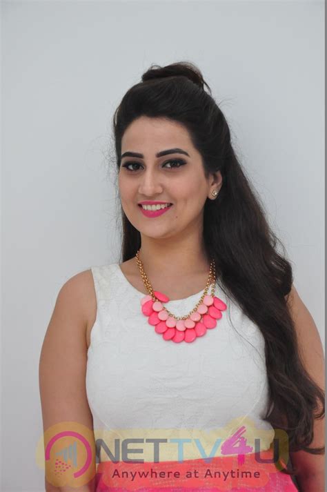 Telugu Anchor Manjusha New Gorgeous Photos Galleries Hd Images