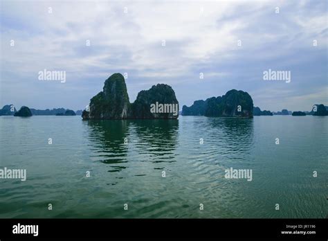 Bai Tu Long Bay Stock Photo - Alamy