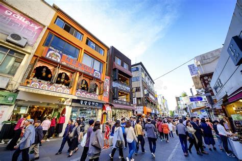 Insadong Shopping Street : Korea Editorial Stock Photo - Image of city ...