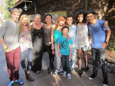 Disneyland With The Cast Of Shake It Up Zendaya Coleman Photo