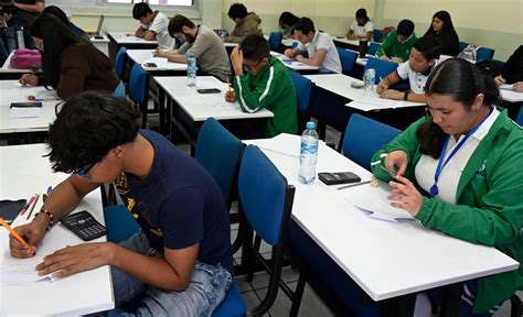 De Manteles Largos La Facultad De Ciencias F Sico Matem Ticas De La