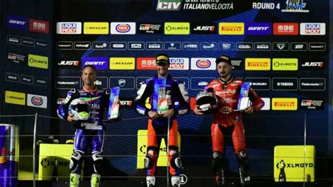 Motociclismo Che Spettacolo La Notturna Del Civ A Misano In Superbike