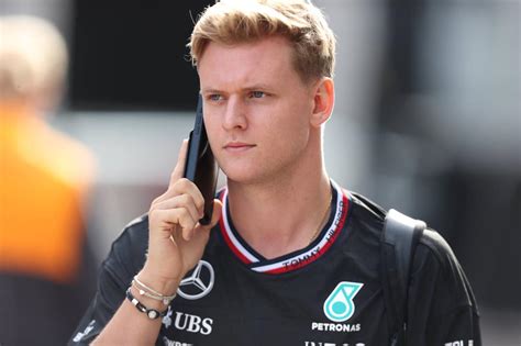 Trotz Rückschlag Schumacher gibt Formel 1 Traum nicht auf