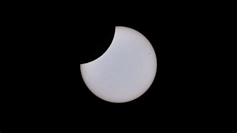 The last solar eclipse of 2022 thrills skywatchers around the world | Space