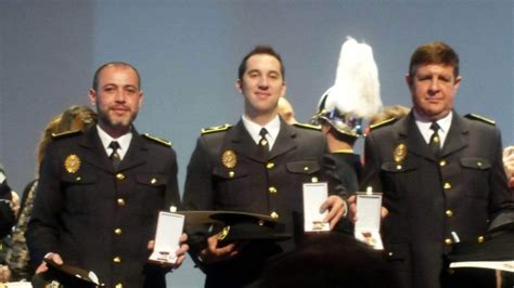 La Junta entrega las medallas al mérito policial a los tres agentes de