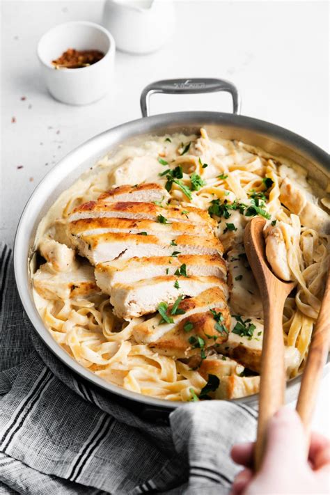 Easy Chicken Alfredo Ready In