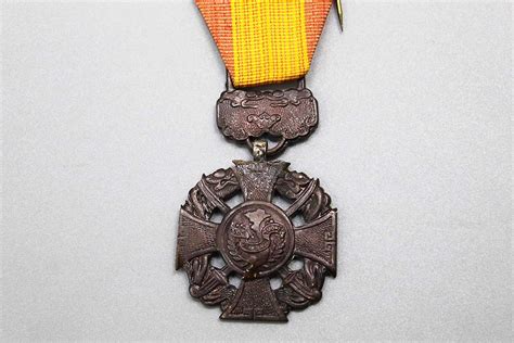 Republic Of Vietnam Gallantry Cross Wpalm Device Ymu4758 Time