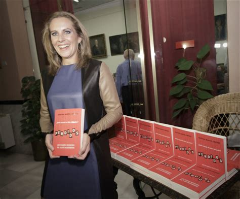 Cristina Mart N Presenta En El Ateneo De Sevilla Su Ltimo Libro