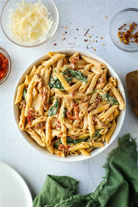 Creamy Sun Dried Tomato Pasta