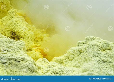 Pure Sulfur Powder Used In Medicine Or Fertilizer Or Fungicide