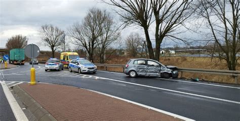 Lubuskie Wypadek na DK92 Ciężarówką wjechał w golfa