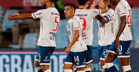 Nacional empató 1 1 ante Peñarol pero se impuso por penales en la