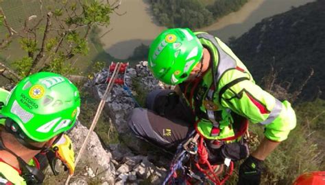 Recuperati Alpinisti Bloccati In Parete Gardapost