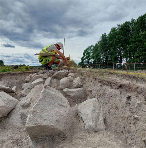 En Stor Västmanländsk Gravhög Avslöjar Sina Hemligheter Arkeologerna