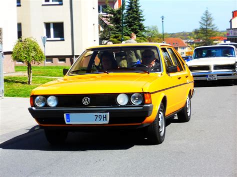 Orange On Volkswagen Passat B1 Typ 32 1979 5 Door Hatchb Flickr