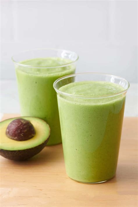 Avocado Smoothie {No Banana!} - Feel Good Foodie