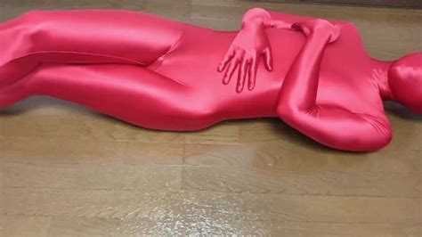 Een Gladde Zentai Video Perfect Red Zentai Pornhub Gay