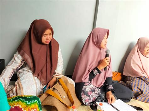 Seksi Sosial Dan Pendidikan Kp Kb Desa Talaga Ibu Nurutiah Sharing Dan