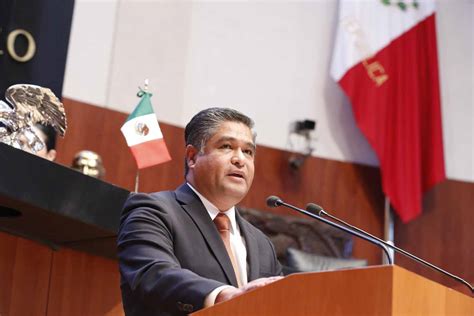 Senador Víctor Fuentes Solís Al Intervenir En Tribuna Para Hablar Del Vi Informe De Gobierno