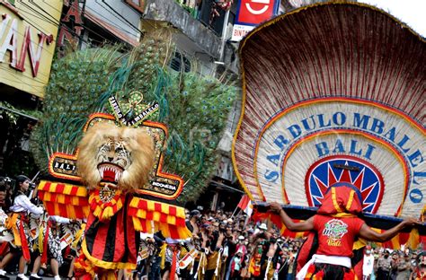 PARADE SENI BUDAYA NUSANTARA DI BALI ANTARA Foto