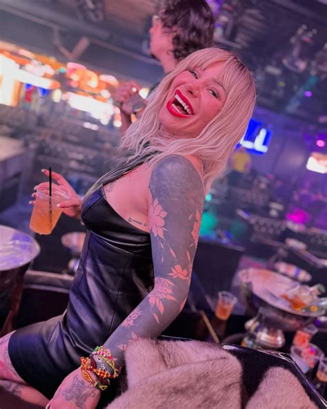 Lissy Elizondo (Elisa Elizondo) | Siempre hay que ayudar a los