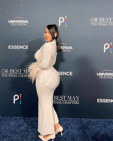 Yaris Sanchez Lockerz