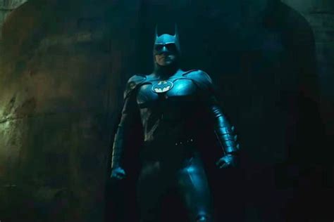 El Batman De Michael Keaton Vuelve En El Tr Iler Oficial De The Flash