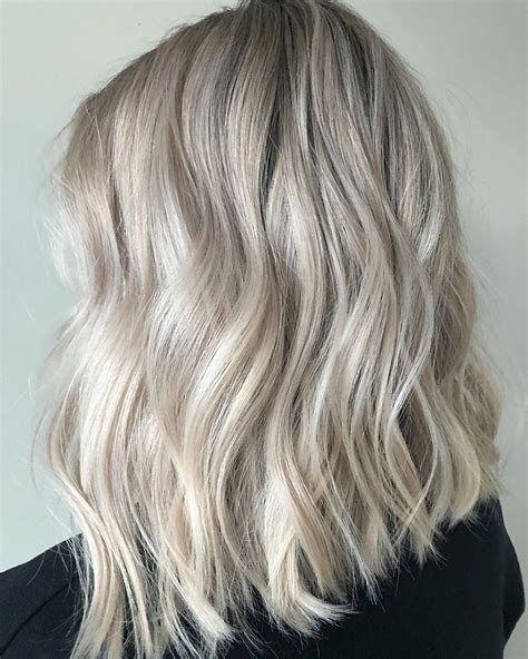 Medium Blonde Hair Color Ideas 27 Trending Ideas For 2022