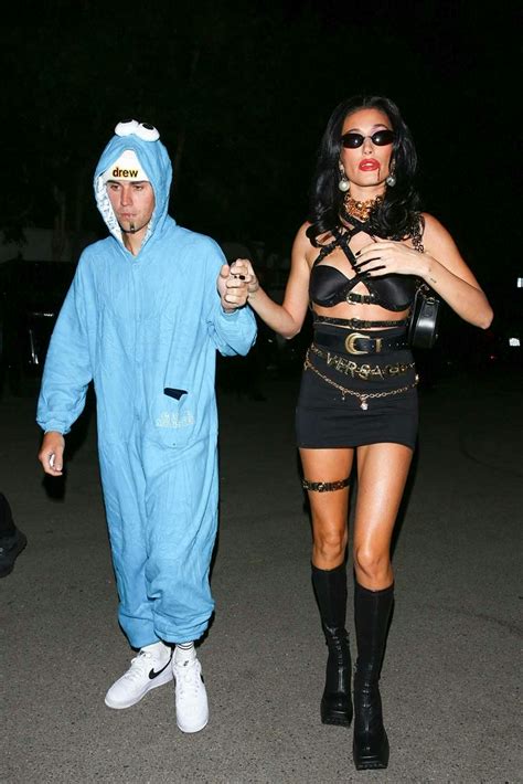 The Big Difference in Justin & Hailey Bieber's Halloween Costumes