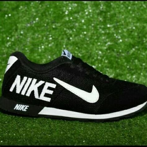 Gambar Sepatu Nike Hitam Putih - Gambar Putih