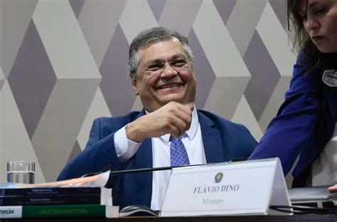 Flávio Dino se diz feliz e honrado após aprovação para o STF