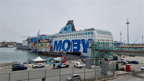 Moby Wonder Trainato A Genova Passeggeri Ripartiti Su Altro Traghetto