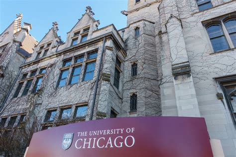 Download University Of Chicago Front Wallpaper