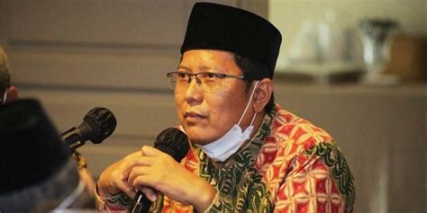 Penjelasan Ketua Komisi Dakwah MUI Soal Hukum Mengucapkan Selamat Natal