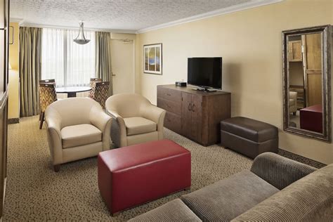 Crowne Plaza Louisville Airport Expo Center, an IHG Hotel Louisville ...